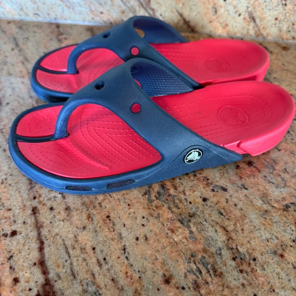 CROCS Size 3 Little Kids Sandals - Flip Flops - Boys or Girls
